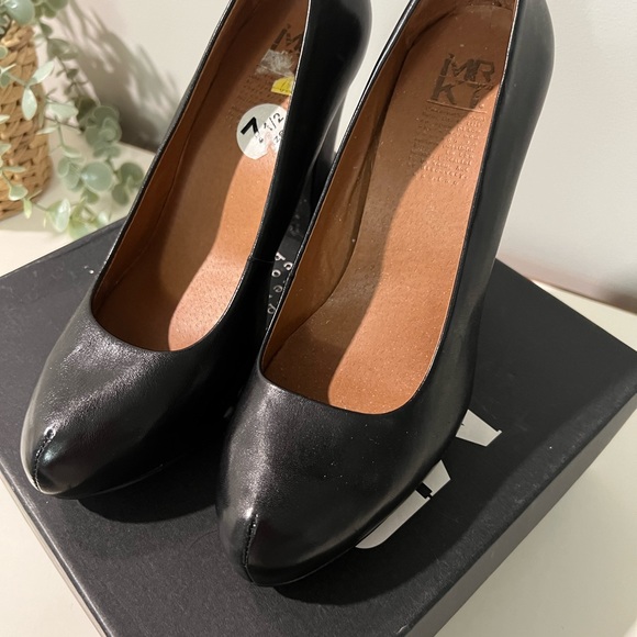 MRKT black hidden platform shoes size 7.5 - Picture 2 of 4